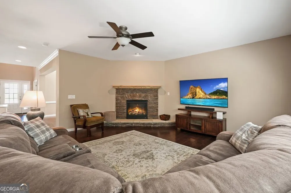 301 Hill Top Overlook Canton, GA 30114
