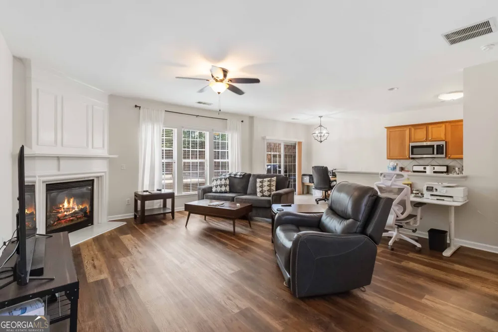 105 Finchley DR Roswell, GA 30076