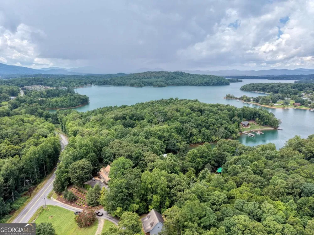 39 Mccracken Cove RD Hayesville, NC 28904