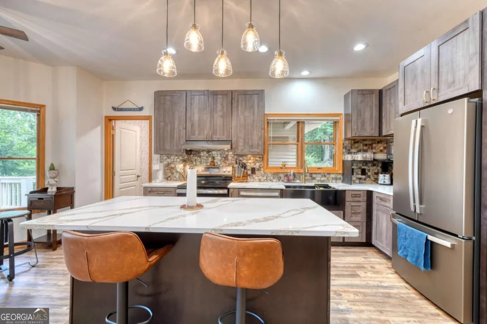 39 Mccracken Cove RD Hayesville, NC 28904