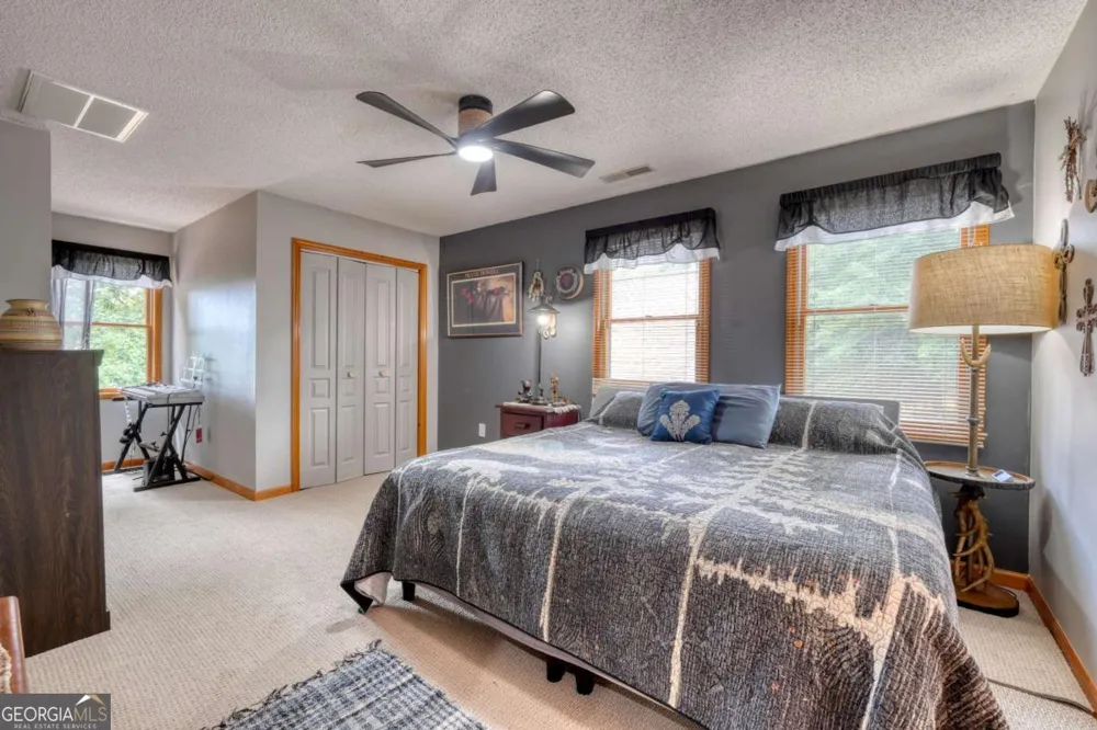 39 Mccracken Cove RD Hayesville, NC 28904