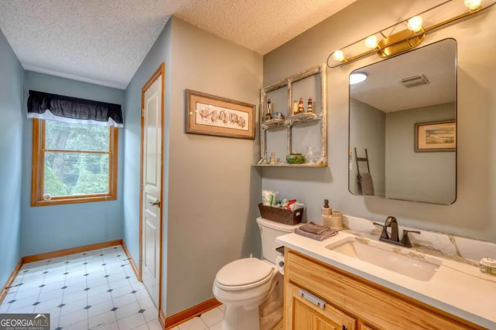 39 Mccracken Cove RD Hayesville, NC 28904