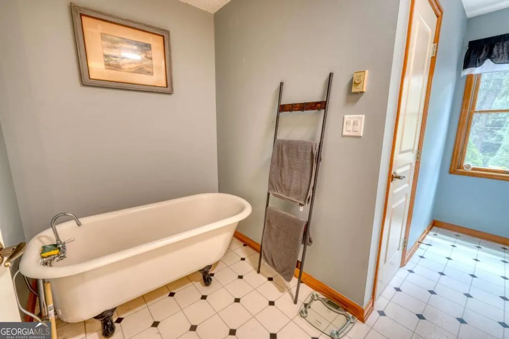 39 Mccracken Cove RD Hayesville, NC 28904