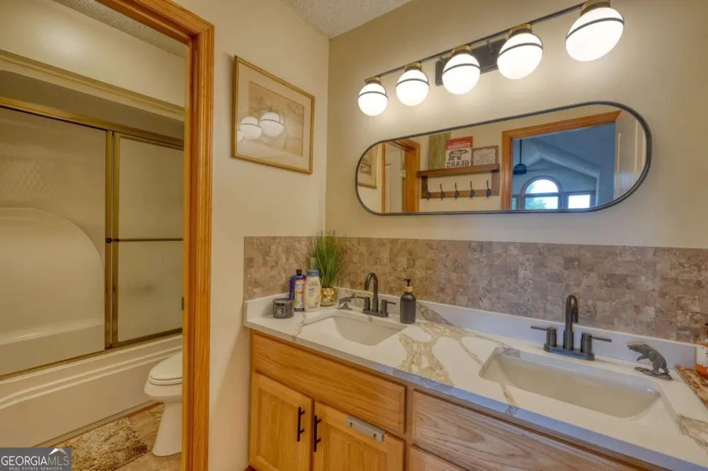 39 Mccracken Cove RD Hayesville, NC 28904