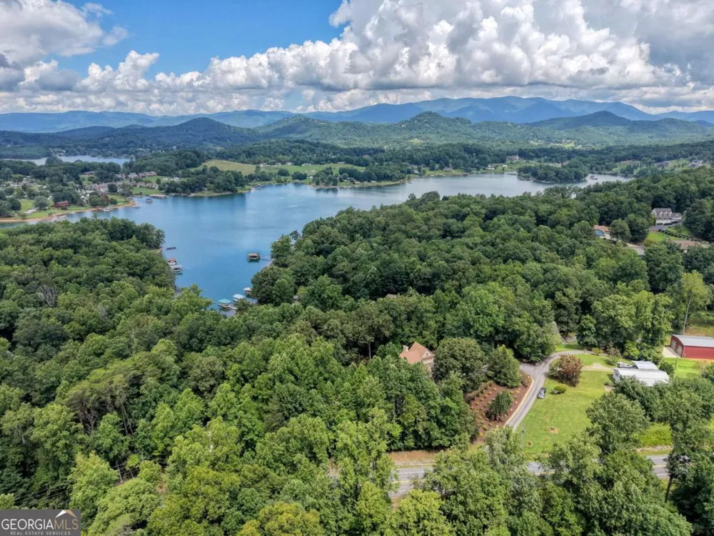 39 Mccracken Cove RD Hayesville, NC 28904
