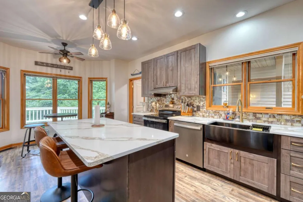 39 Mccracken Cove RD Hayesville, NC 28904