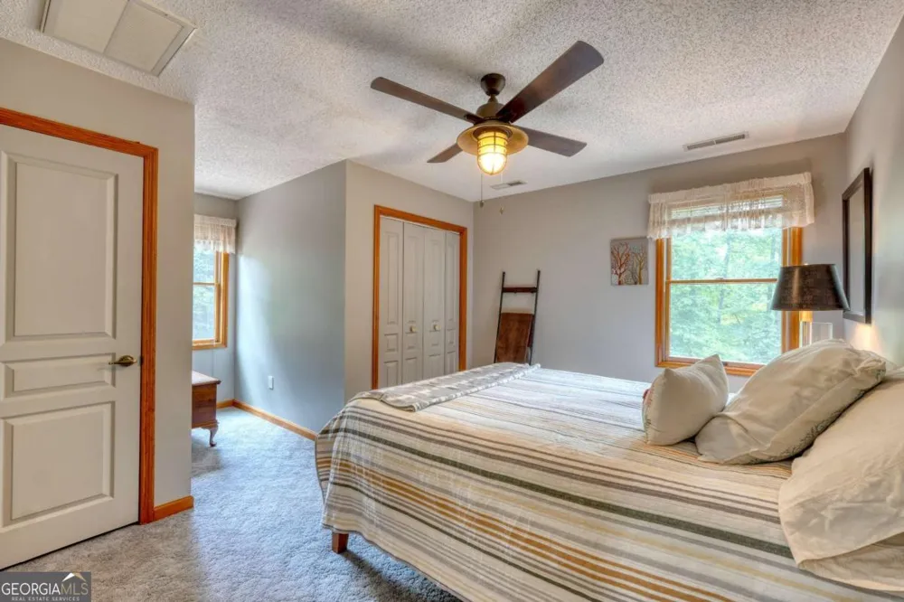 39 Mccracken Cove RD Hayesville, NC 28904