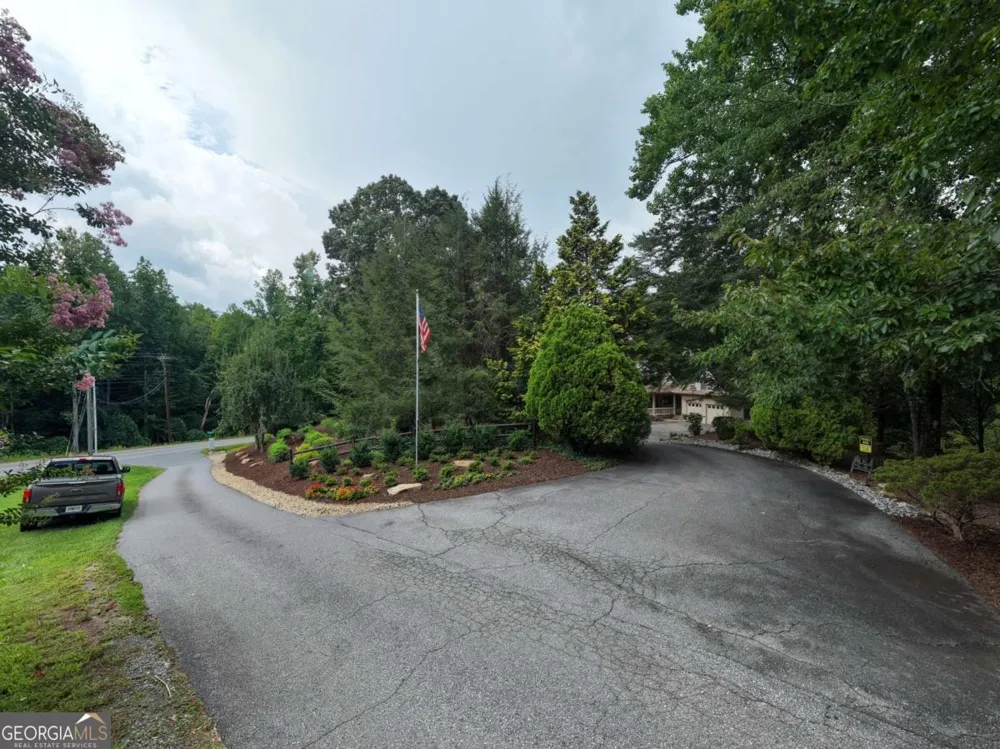 39 Mccracken Cove RD Hayesville, NC 28904