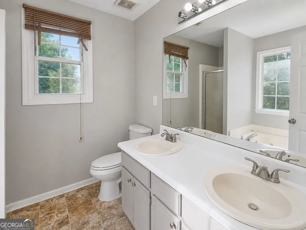 2657 Amberly Glen DR Dacula, GA 30019