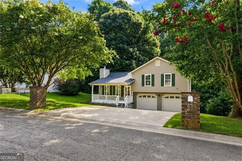 3949 Edgebrook DR Flowery Branch, GA 30542