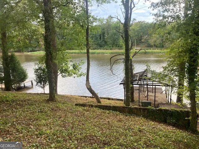 298 Burtom RD Eatonton, GA 31024