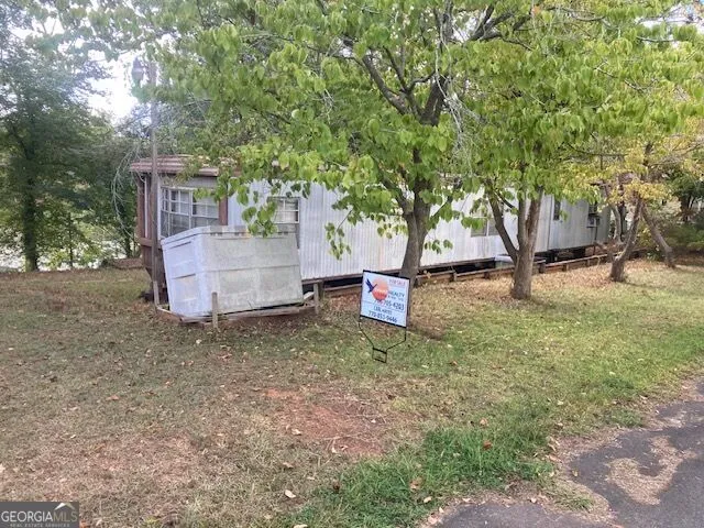 298 Burtom RD Eatonton, GA 31024