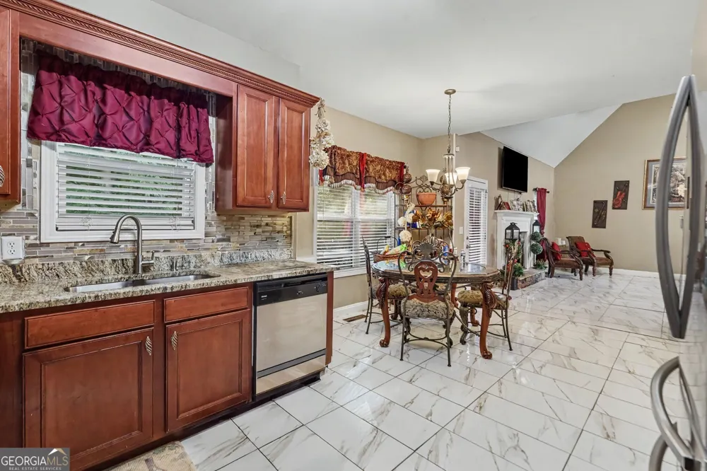 6096 Willowpond CT Douglasville, GA 30135