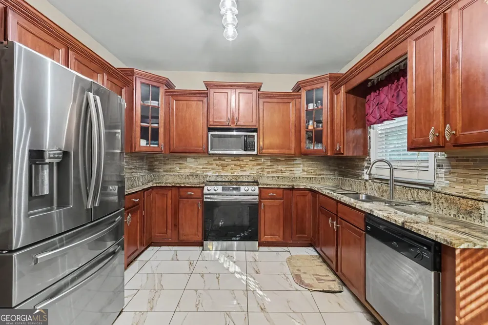 6096 Willowpond CT Douglasville, GA 30135
