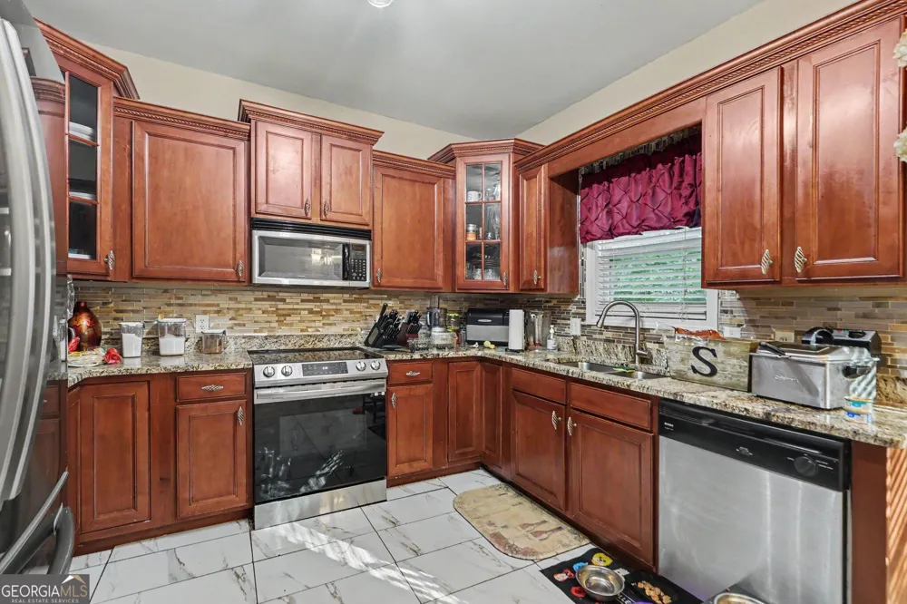 6096 Willowpond CT Douglasville, GA 30135