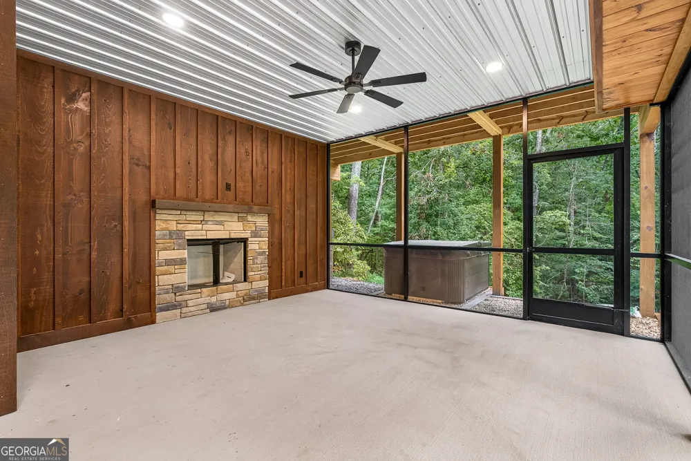 287 Lakeview CIR Morganton, GA 30560