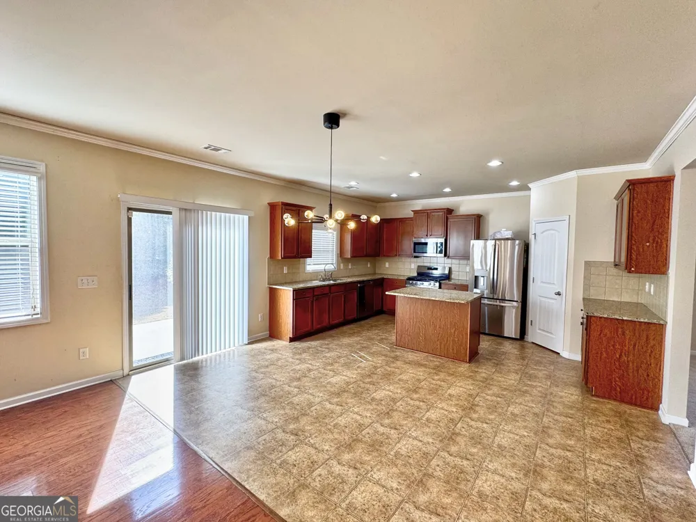402 Sweetwood CT LaGrange, GA 30241