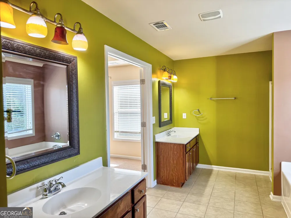 402 Sweetwood CT LaGrange, GA 30241