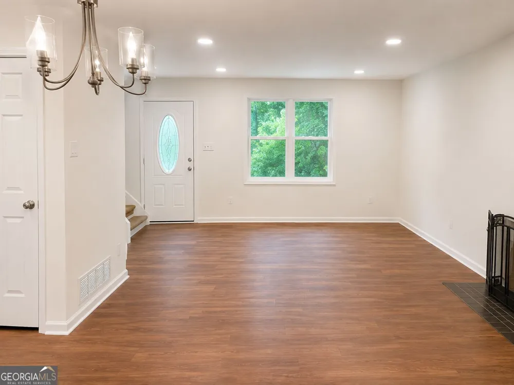 110 Thomas TRL Covington, GA 30016