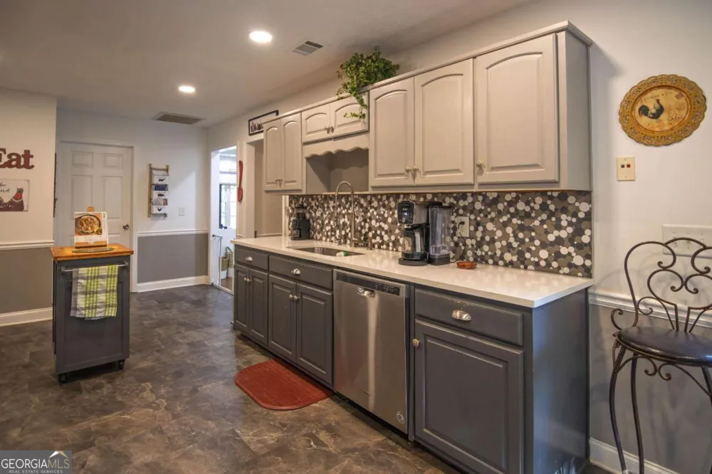 253 Price RD Pine Mountain, GA 31822