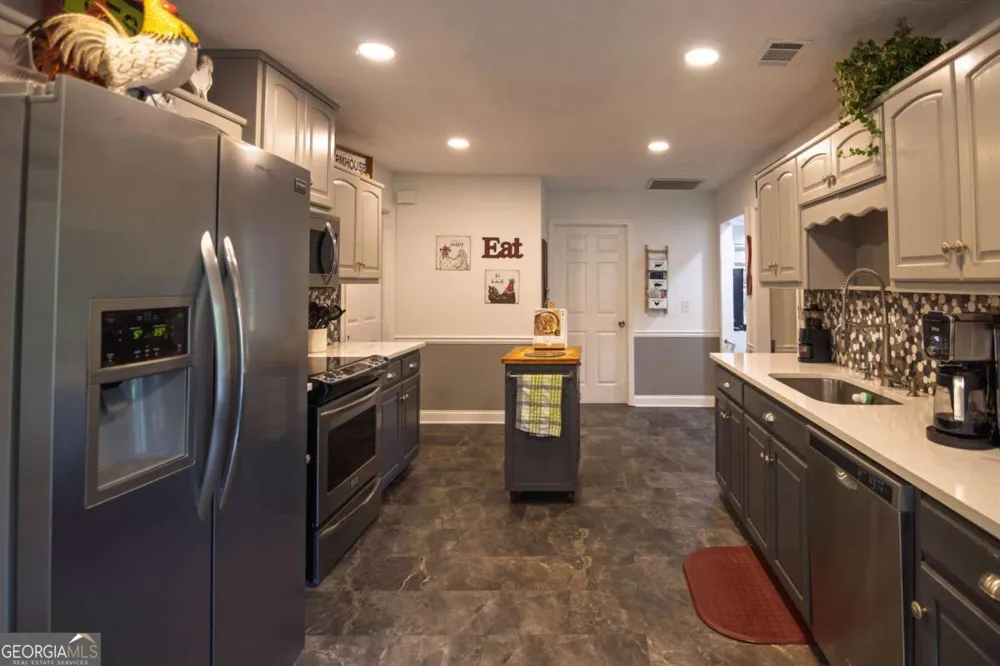 253 Price RD Pine Mountain, GA 31822