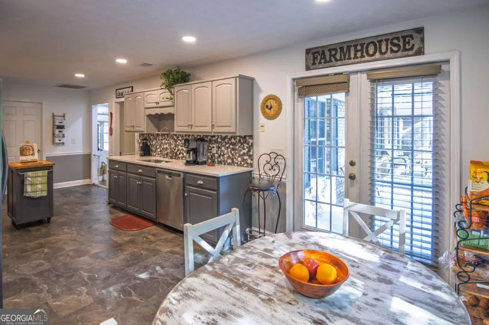 253 Price RD Pine Mountain, GA 31822