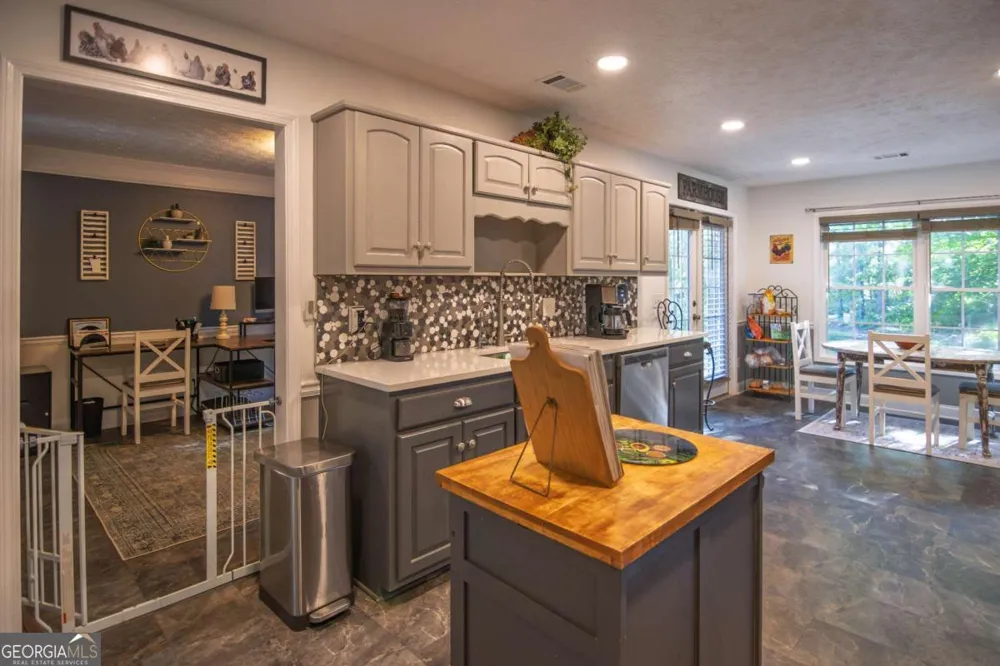 253 Price RD Pine Mountain, GA 31822