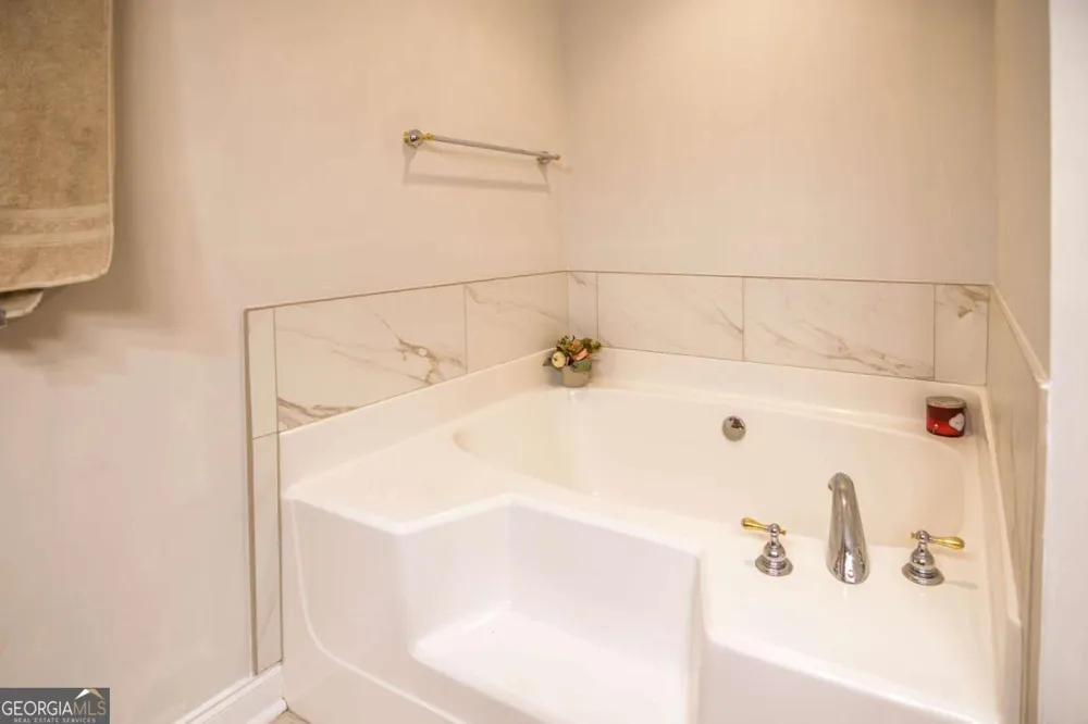 253 Price RD Pine Mountain, GA 31822