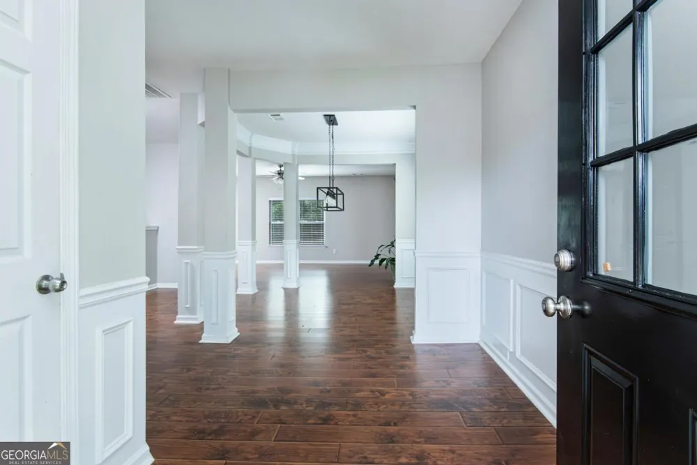 310 Sugarberry LN Suwanee, GA 30024