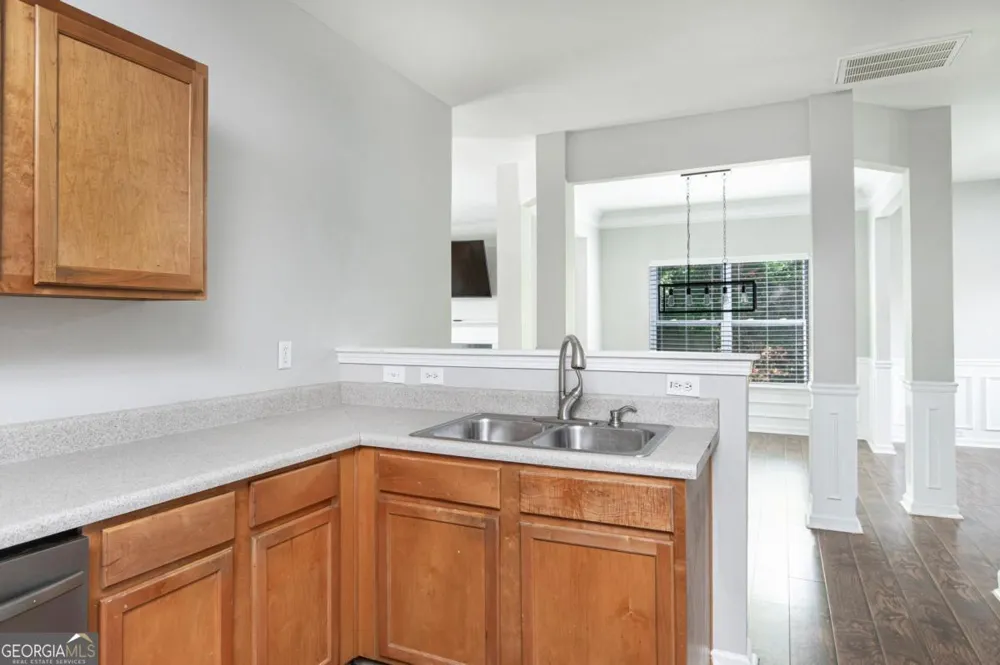 310 Sugarberry LN Suwanee, GA 30024