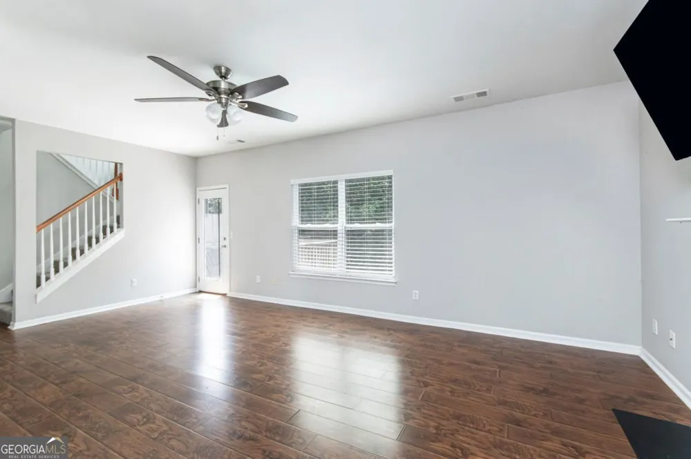 310 Sugarberry LN Suwanee, GA 30024