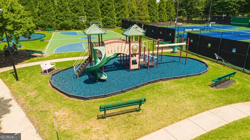 310 Sugarberry LN Suwanee, GA 30024