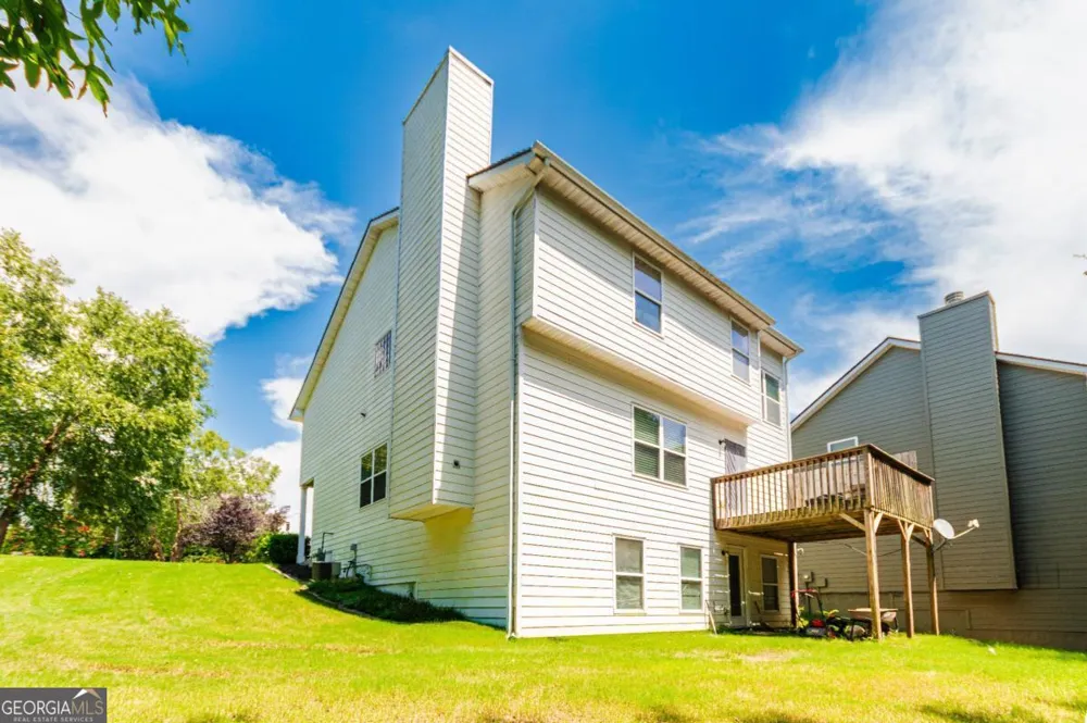 310 Sugarberry LN Suwanee, GA 30024