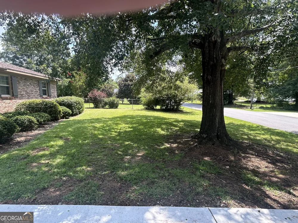 1020 Tuxedo LN Watkinsville, GA 30677