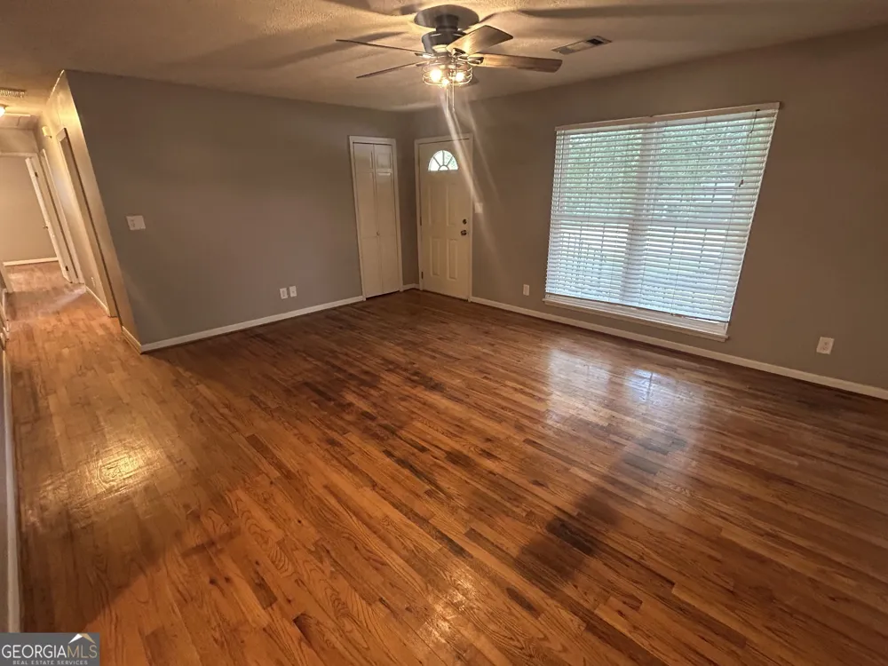 1020 Tuxedo LN Watkinsville, GA 30677