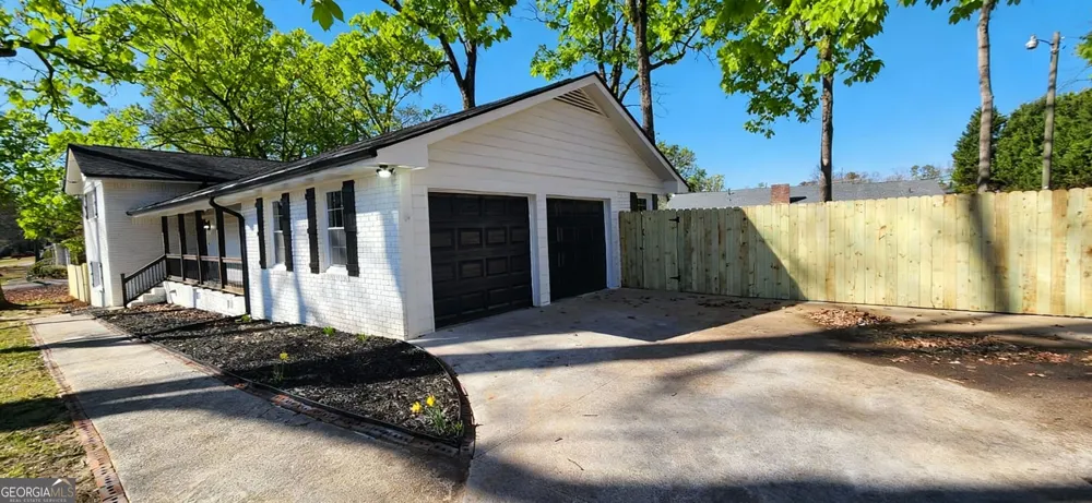 1390 White Oak ST SE Conyers, GA 30013