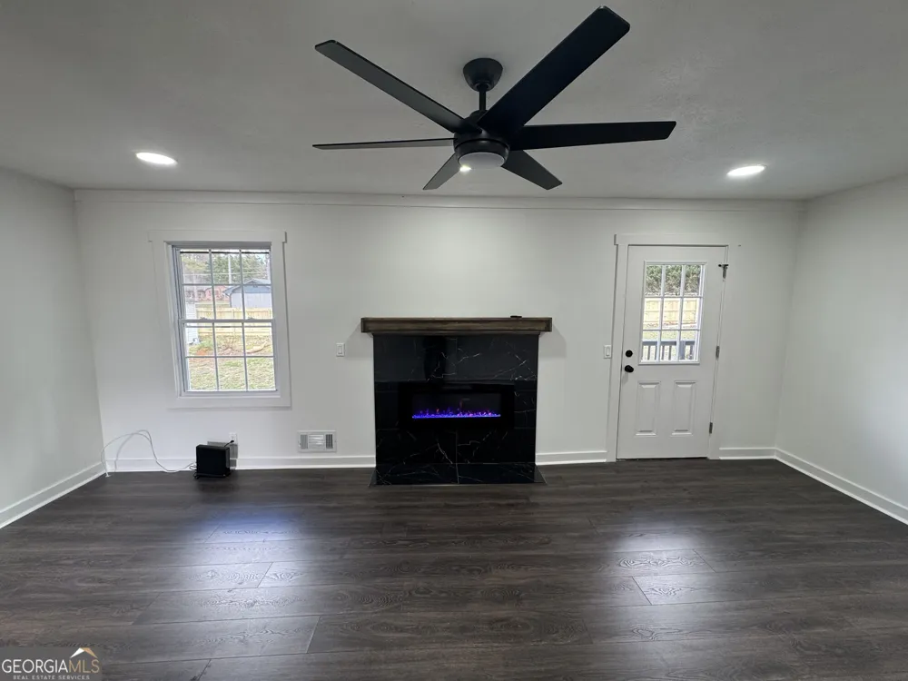 1390 White Oak ST SE Conyers, GA 30013