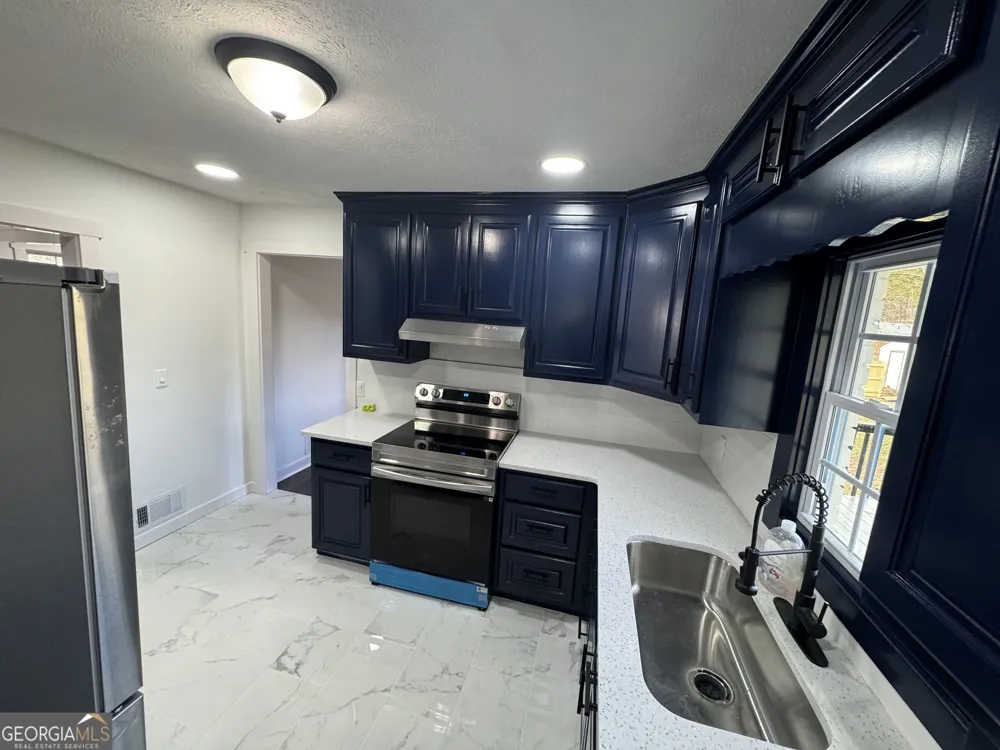 1390 White Oak ST SE Conyers, GA 30013