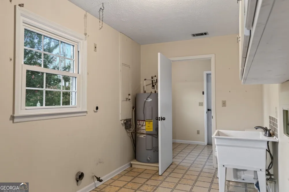 5281 Us Highway 221 Soperton, GA 30457
