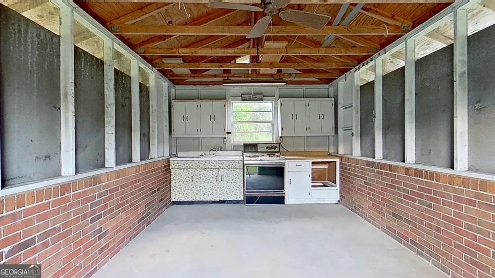 5281 Us Highway 221 Soperton, GA 30457