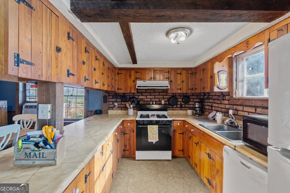 434 Mill Creek DR Dawsonville, GA 30534