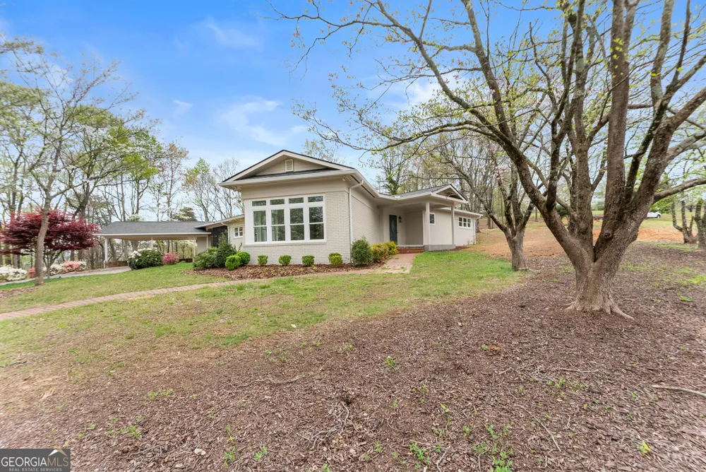 664 Chenocetah DR Cornelia, GA 30531