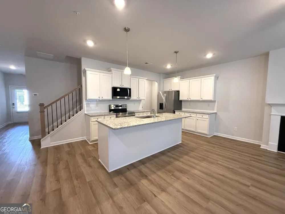 401 Lanier CIR Woodstock, GA 30189