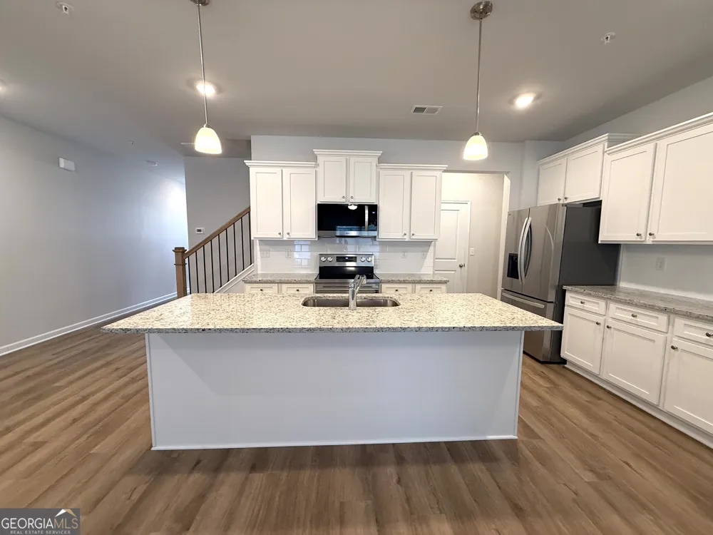 401 Lanier CIR Woodstock, GA 30189
