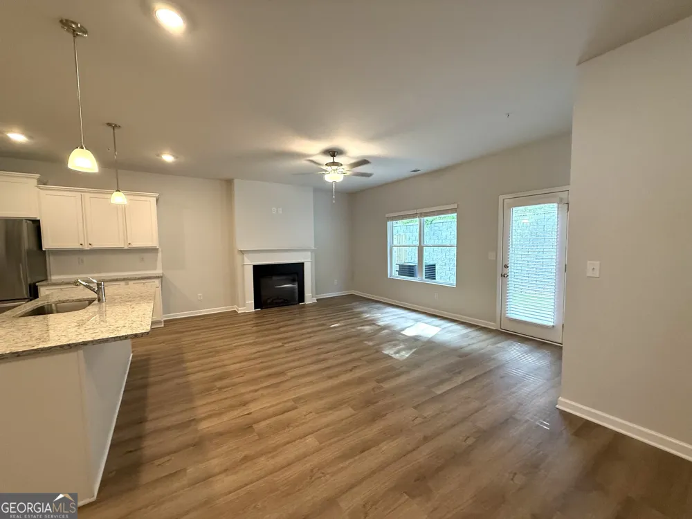 401 Lanier CIR Woodstock, GA 30189