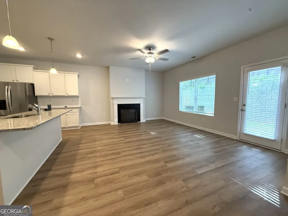 401 Lanier CIR Woodstock, GA 30189