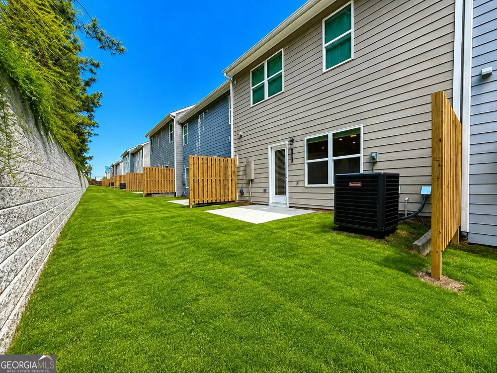 401 Lanier CIR Woodstock, GA 30189
