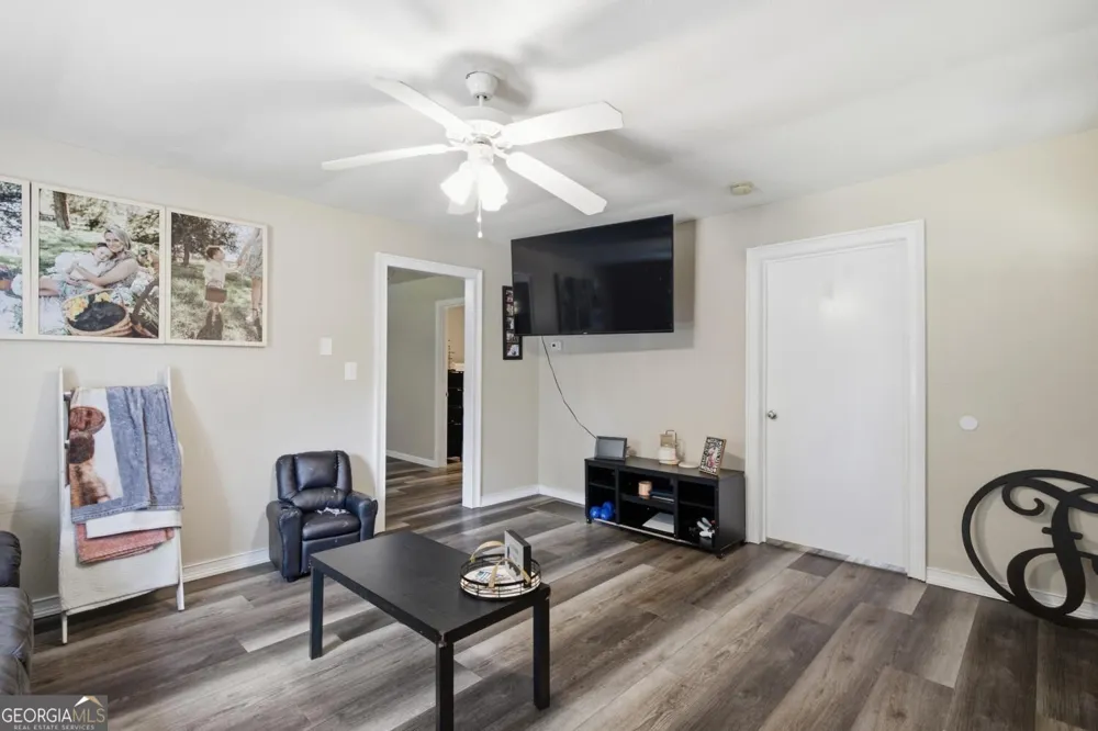 2112 Halls Valley RD Trion, GA 30753