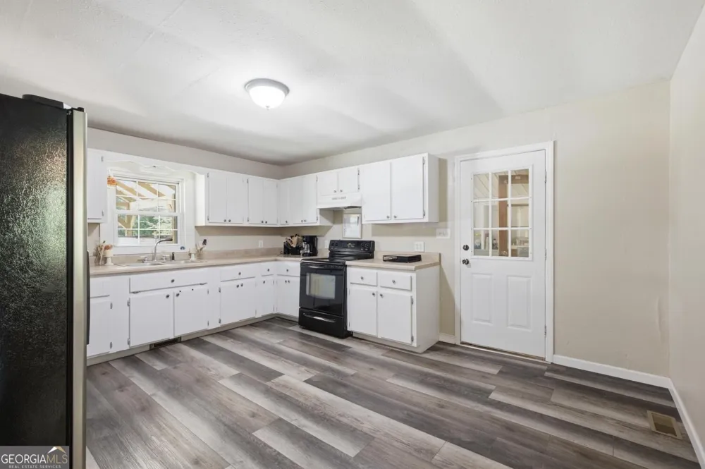 2112 Halls Valley RD Trion, GA 30753