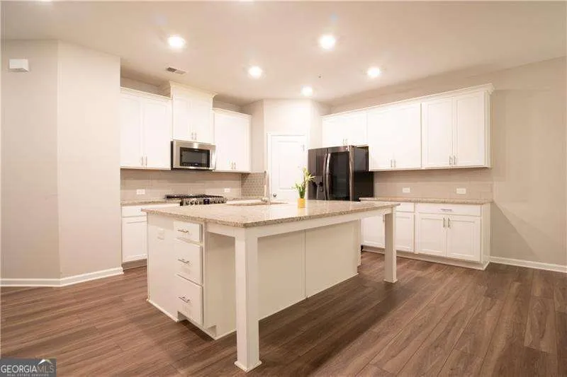 525 Duval DR Alpharetta, GA 30009